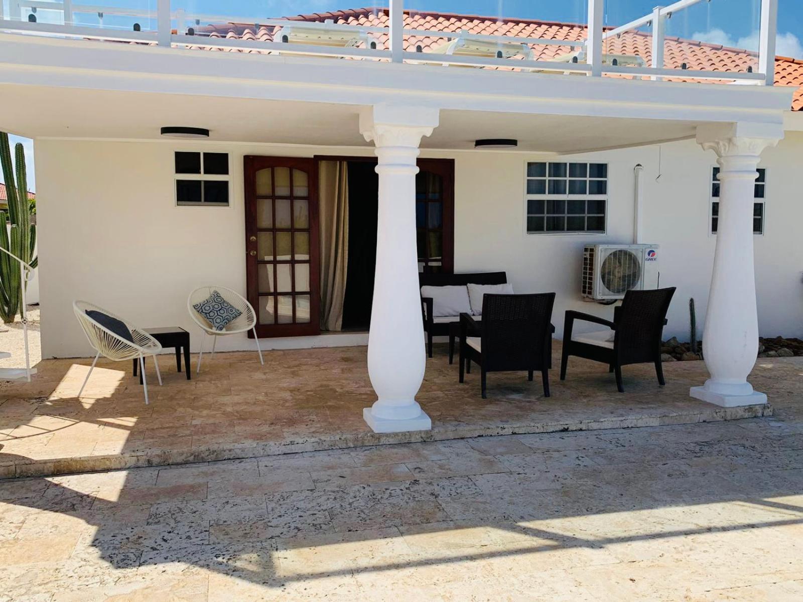 Jolie Villa Entire Villa In Noord, Aruba Palm Beach Exterior photo